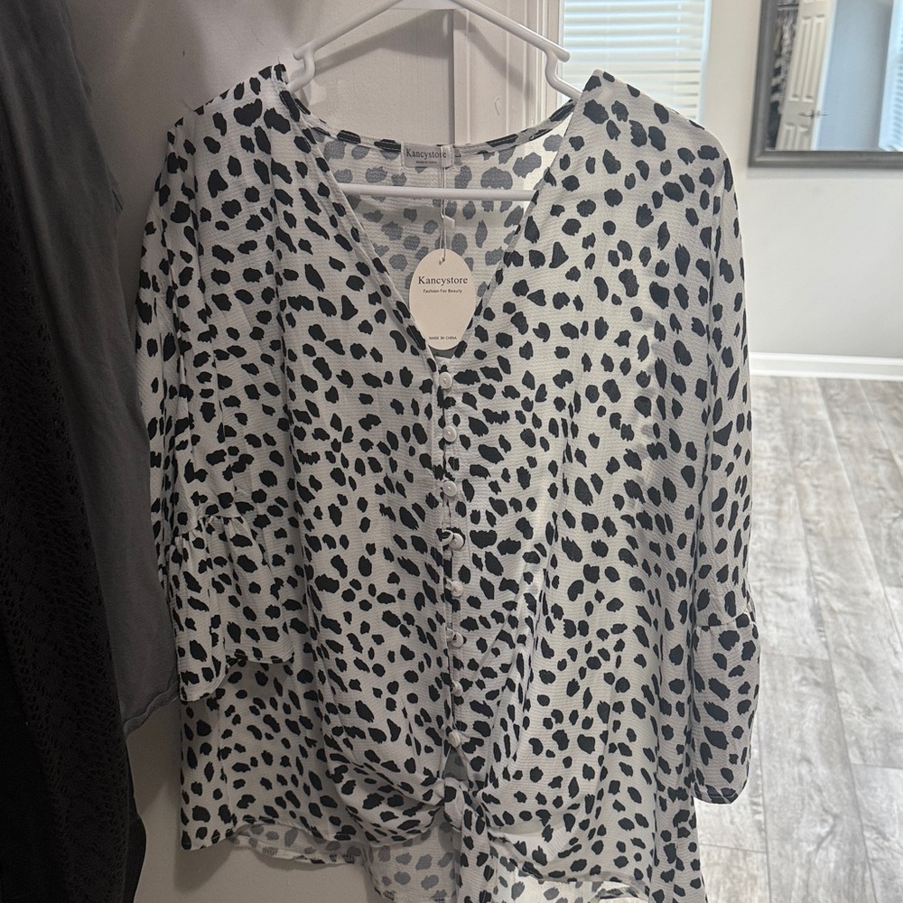 Kancy Black and White Spotted Blouse